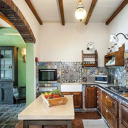 Camillina Villa Milo